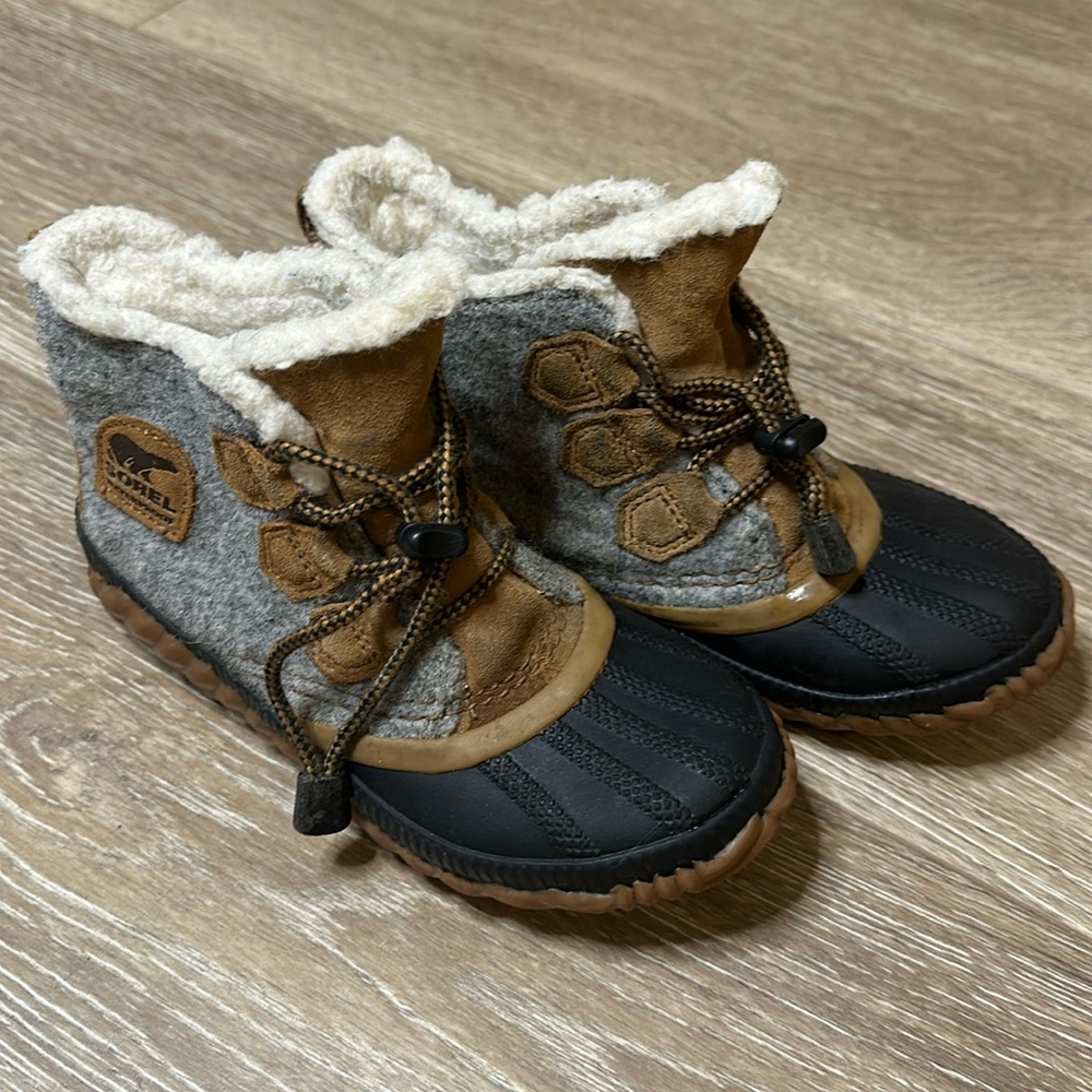 EUC Sorel Out N’ About Boots